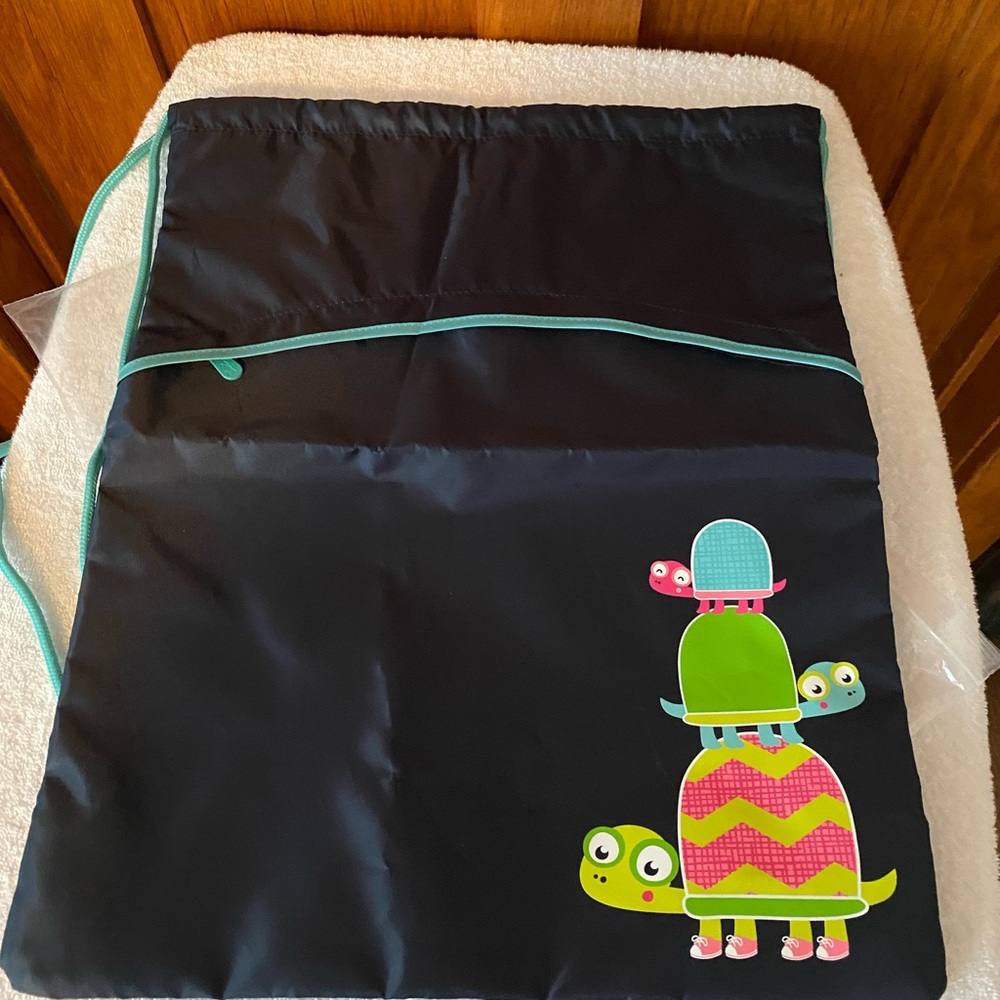 Thirty-One Cinch Sac: Navy with Topsy Turtles